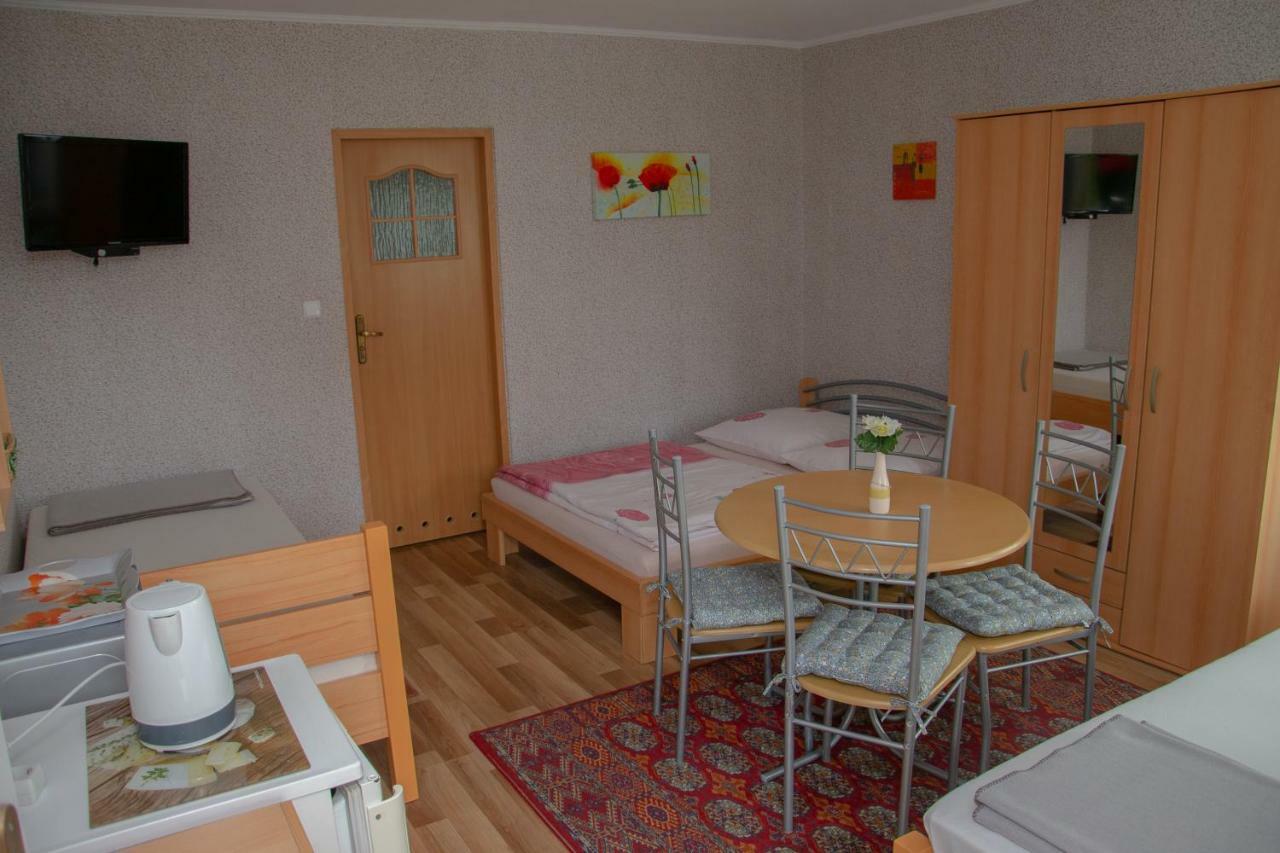 Zielona Okiennica Chillout Lägenhet Chłopy Exteriör bild